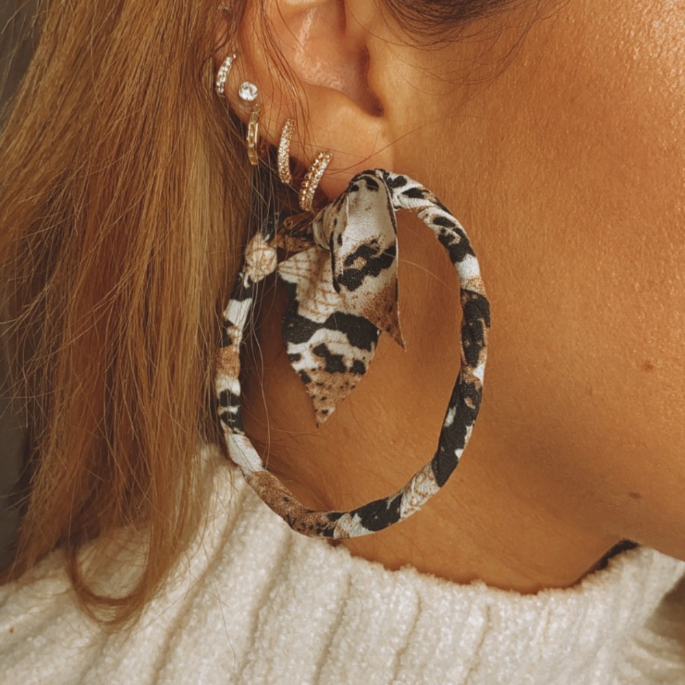 Snake hoops